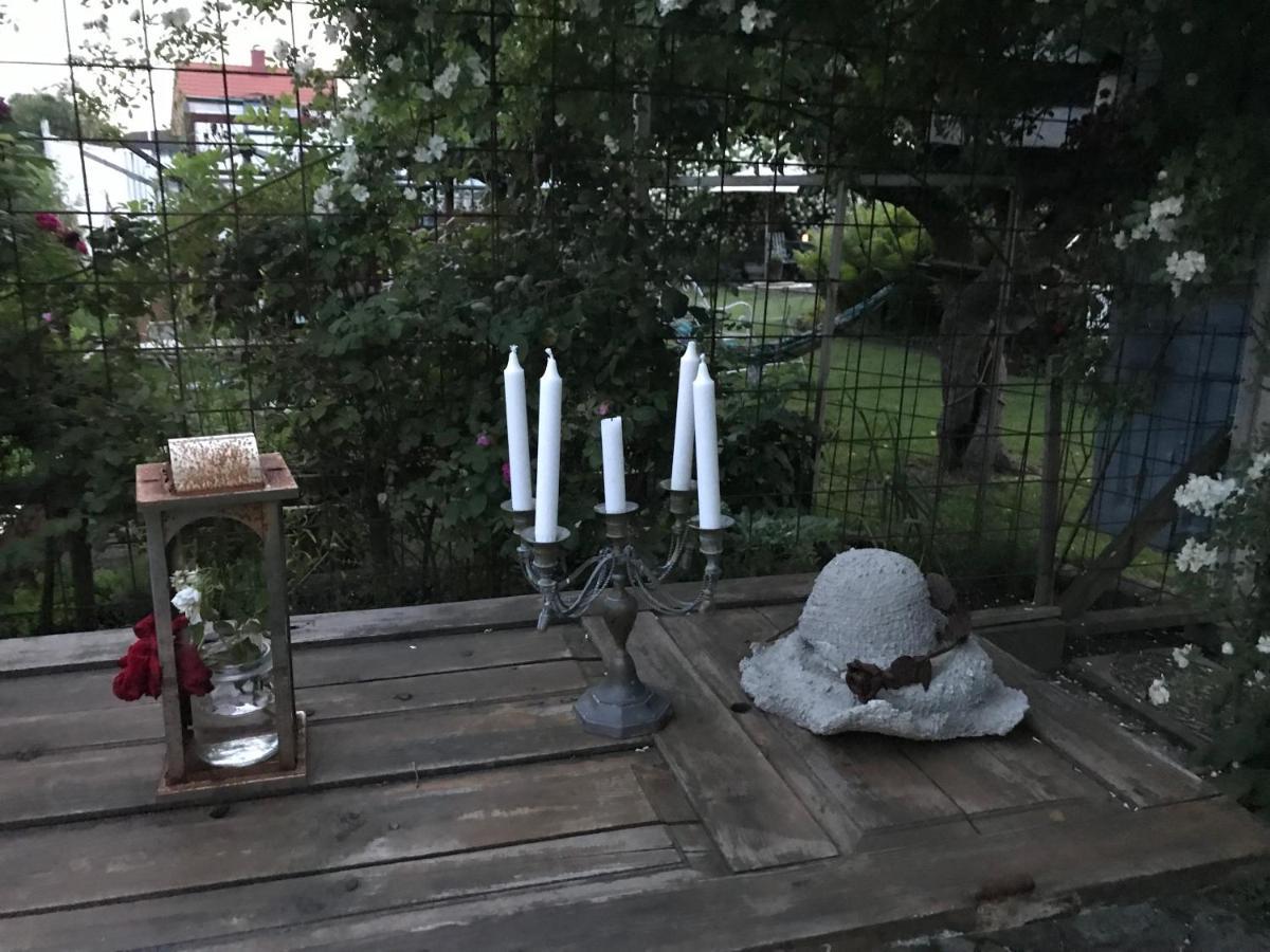 B&B Bland Ormbunkar Och Rosor ฟัลเคนเบิร์ก ภายนอก รูปภาพ